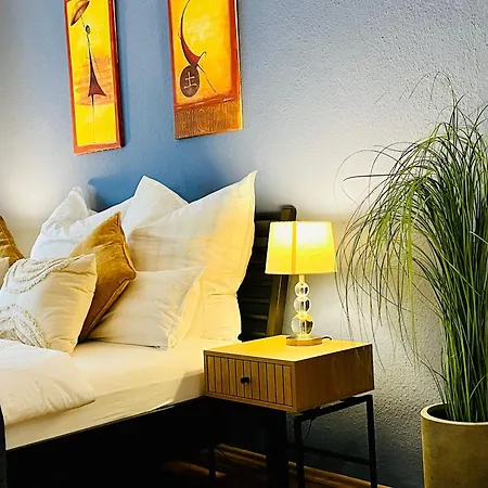 Aycatcherhomes - Lage I 4 Personen I Zentral I Altstadt I Naehe Fluss Lahn I Boutique Pera Appartement *